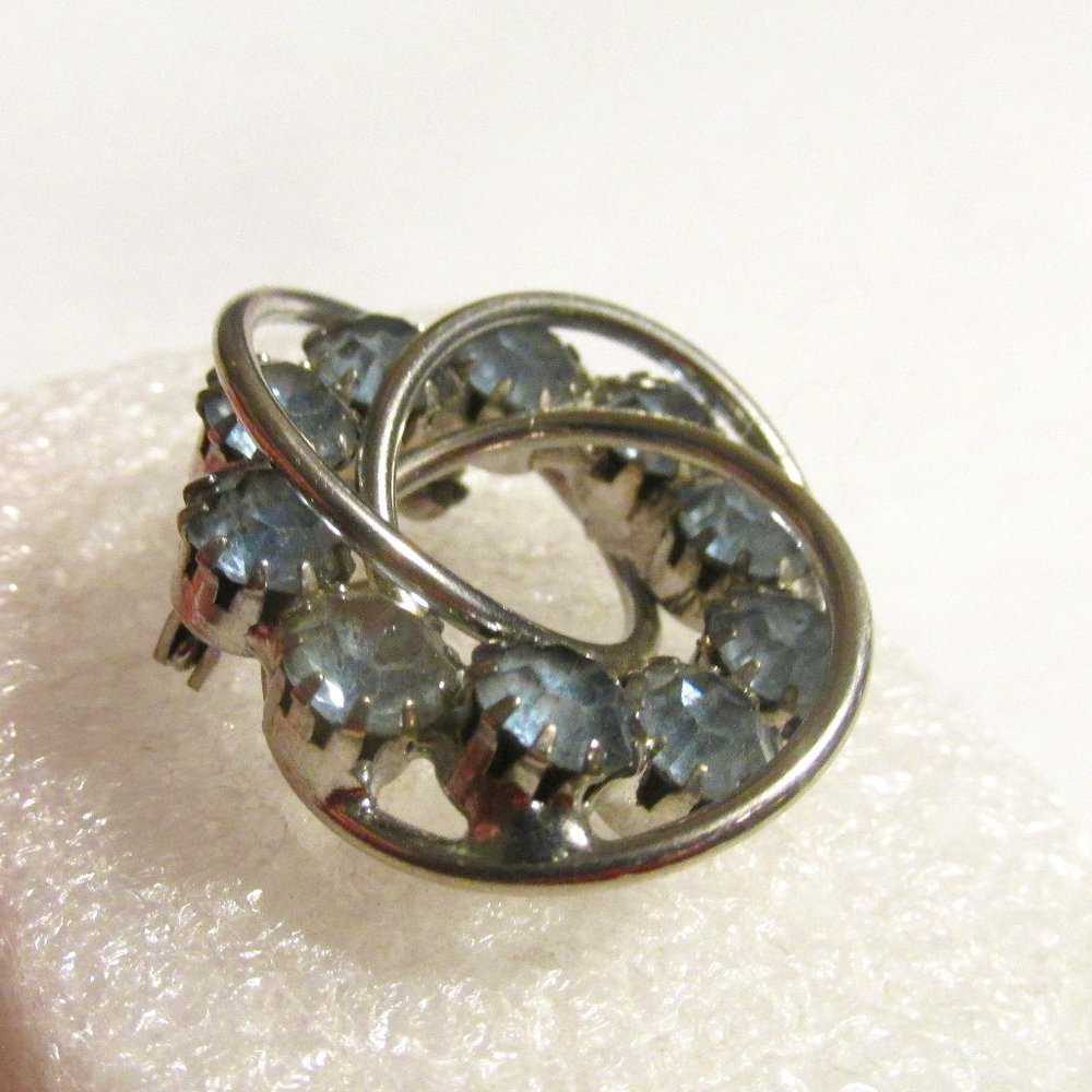 Rare Vintage 1950's Swirl Blue Crystal Silver Brooch Pin
